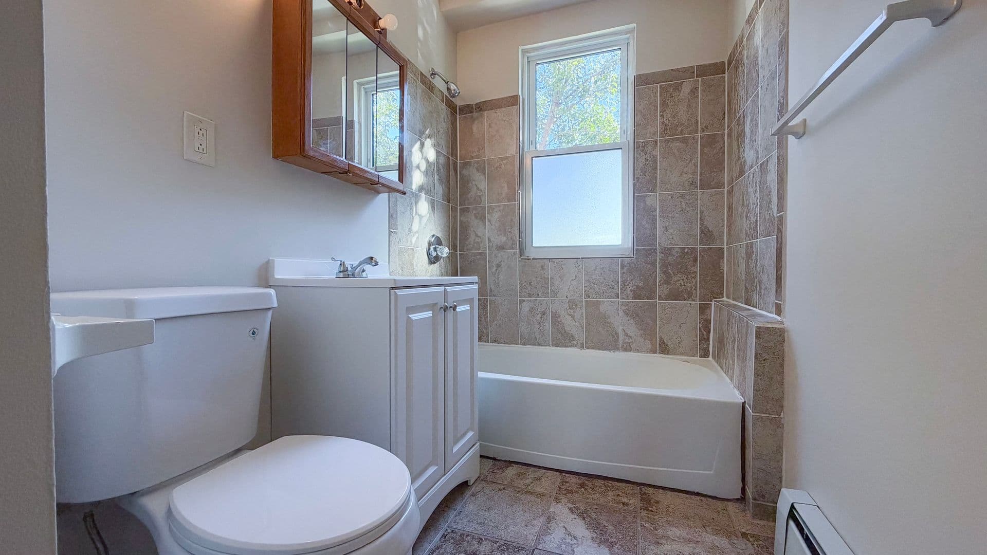 Hartford Apartment: 31-33 Dorothy St
