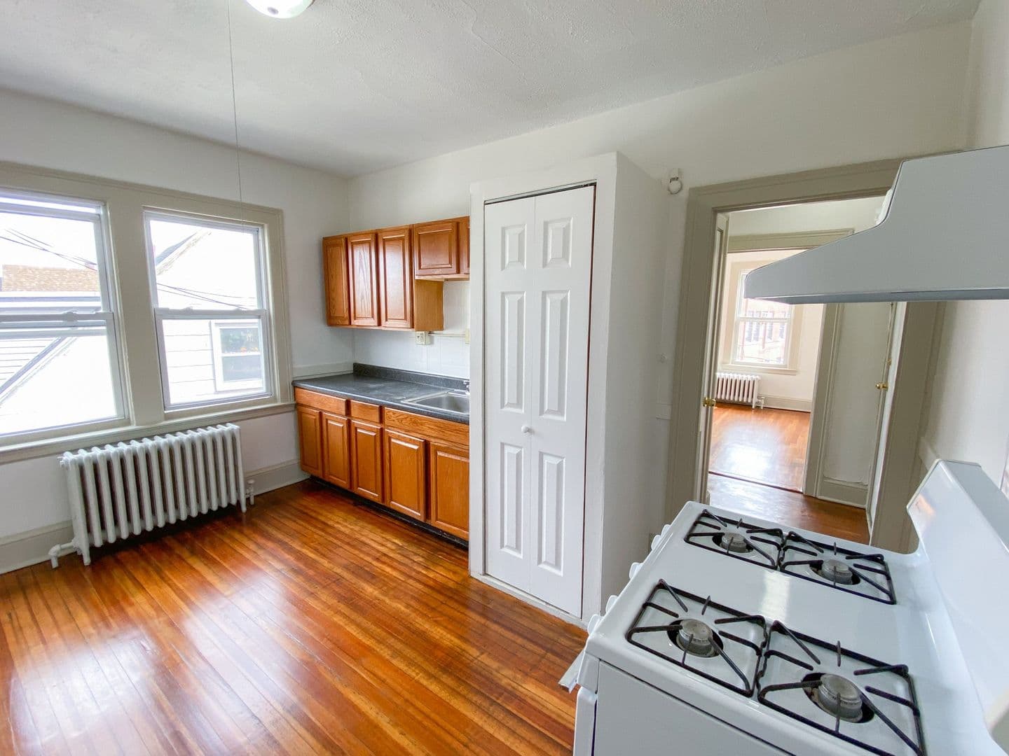 Hartford Apartment: 46 Grace St