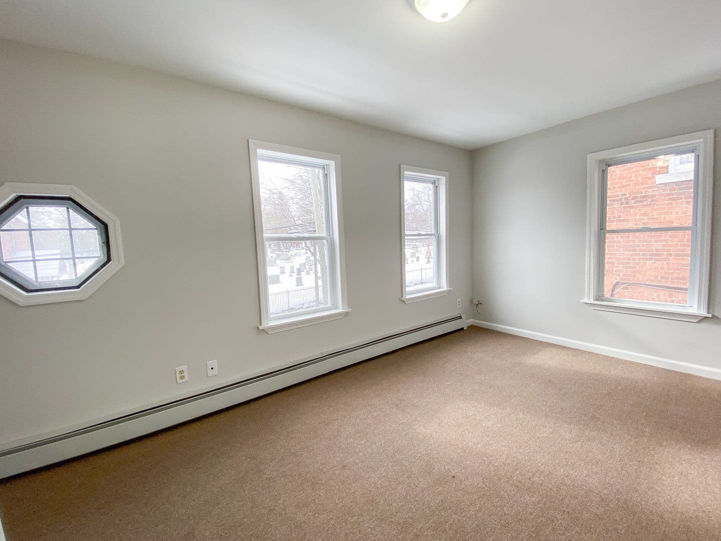 Hartford House: 158 Ward St