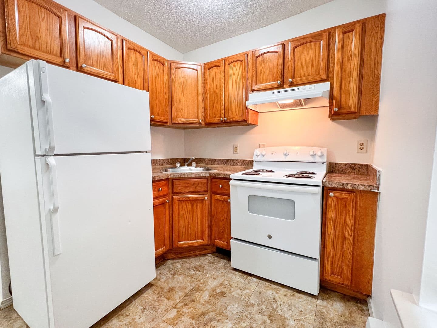 Hartford Apartment: 50 Elliott St
