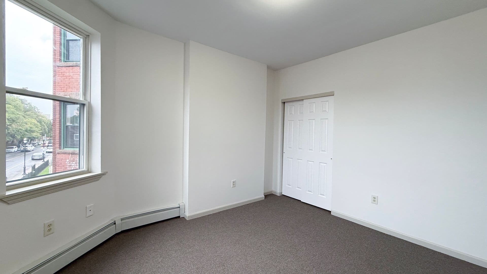 Hartford Apartment: 698-700 Broad St