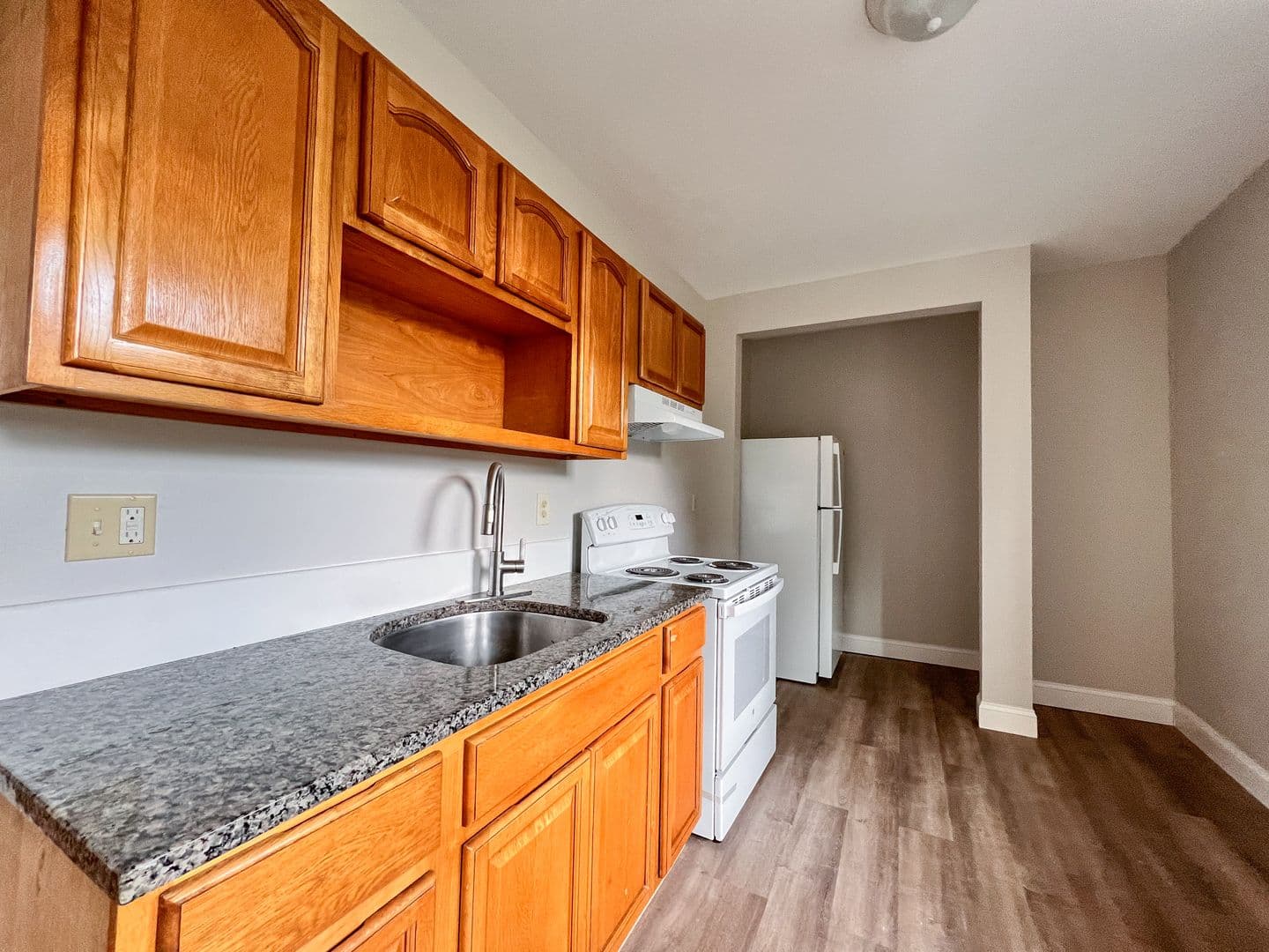 Hartford Apartment: 451-455 Edgewood St