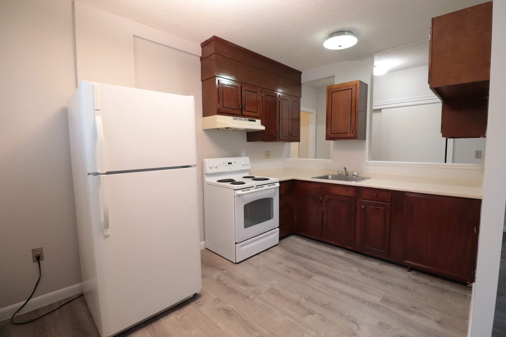 Hartford Apartment: 70 Russ Street