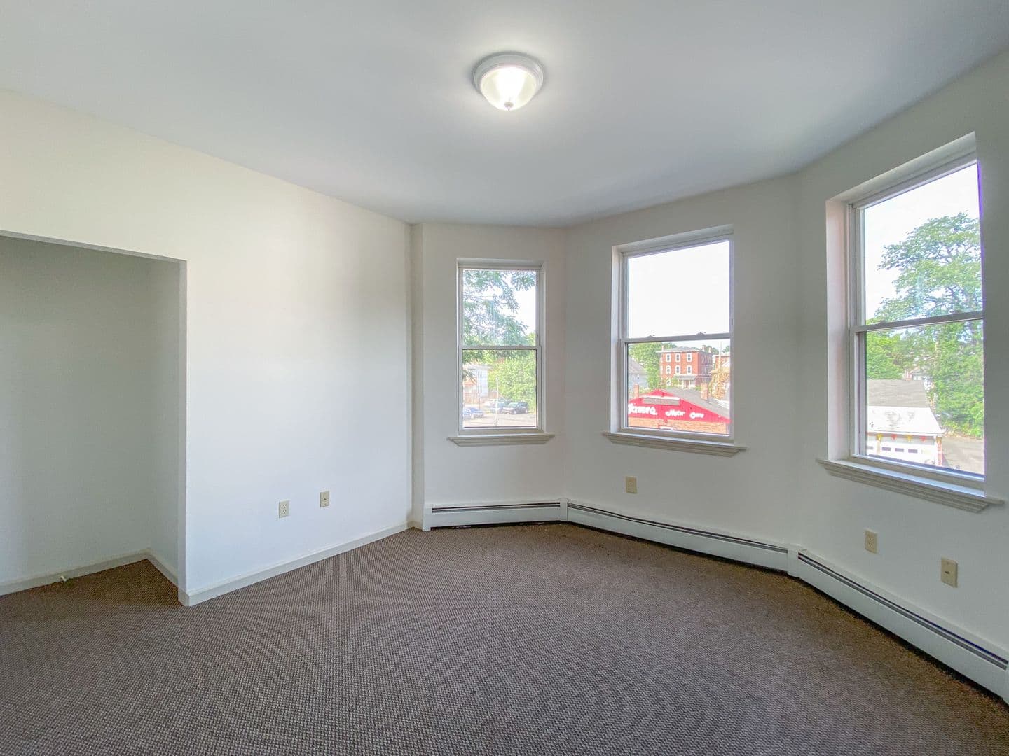 Hartford Apartment: 698-700 Broad St