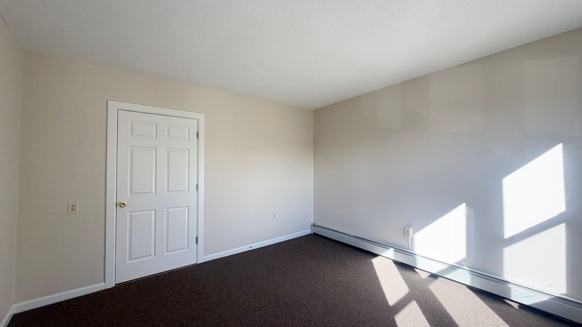 Hartford Apartment: 37-39 Dorothy St