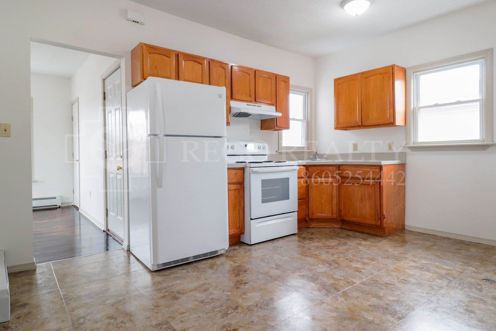 Hartford Apartment: 49 Elliott St