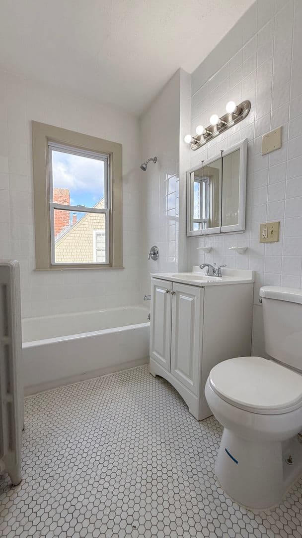 Hartford Apartment: 46 Grace St