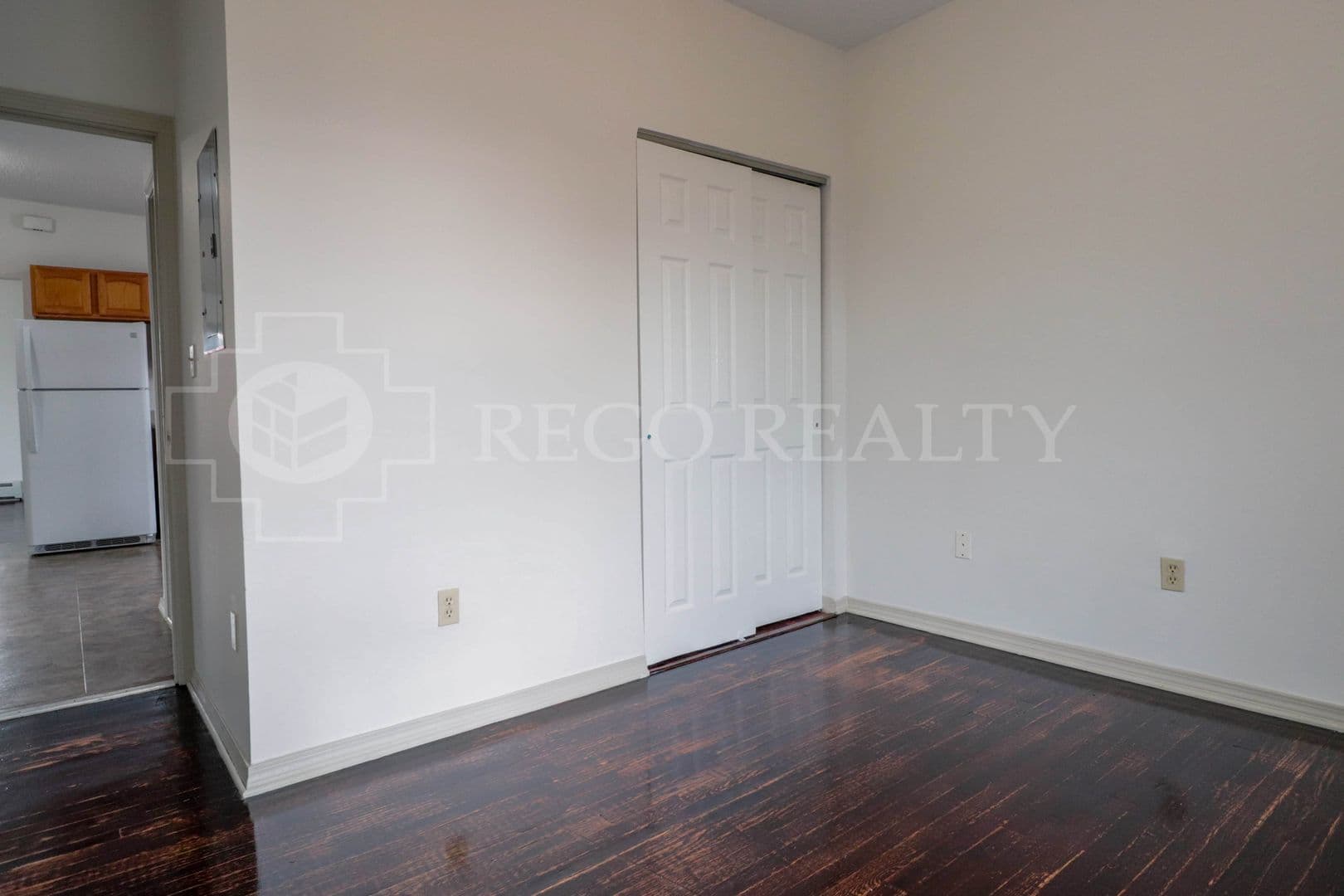 Hartford Apartment: 49 Elliott St