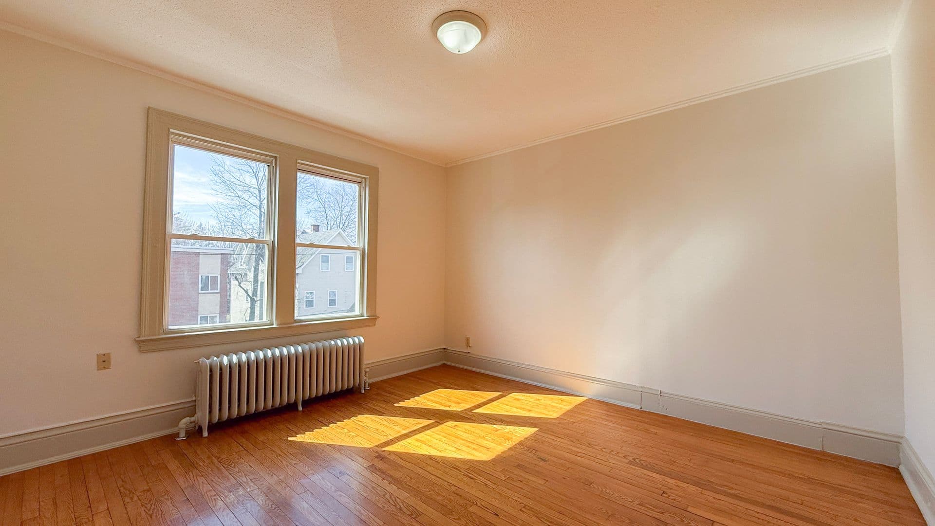 Hartford Apartment: 60-62 School St