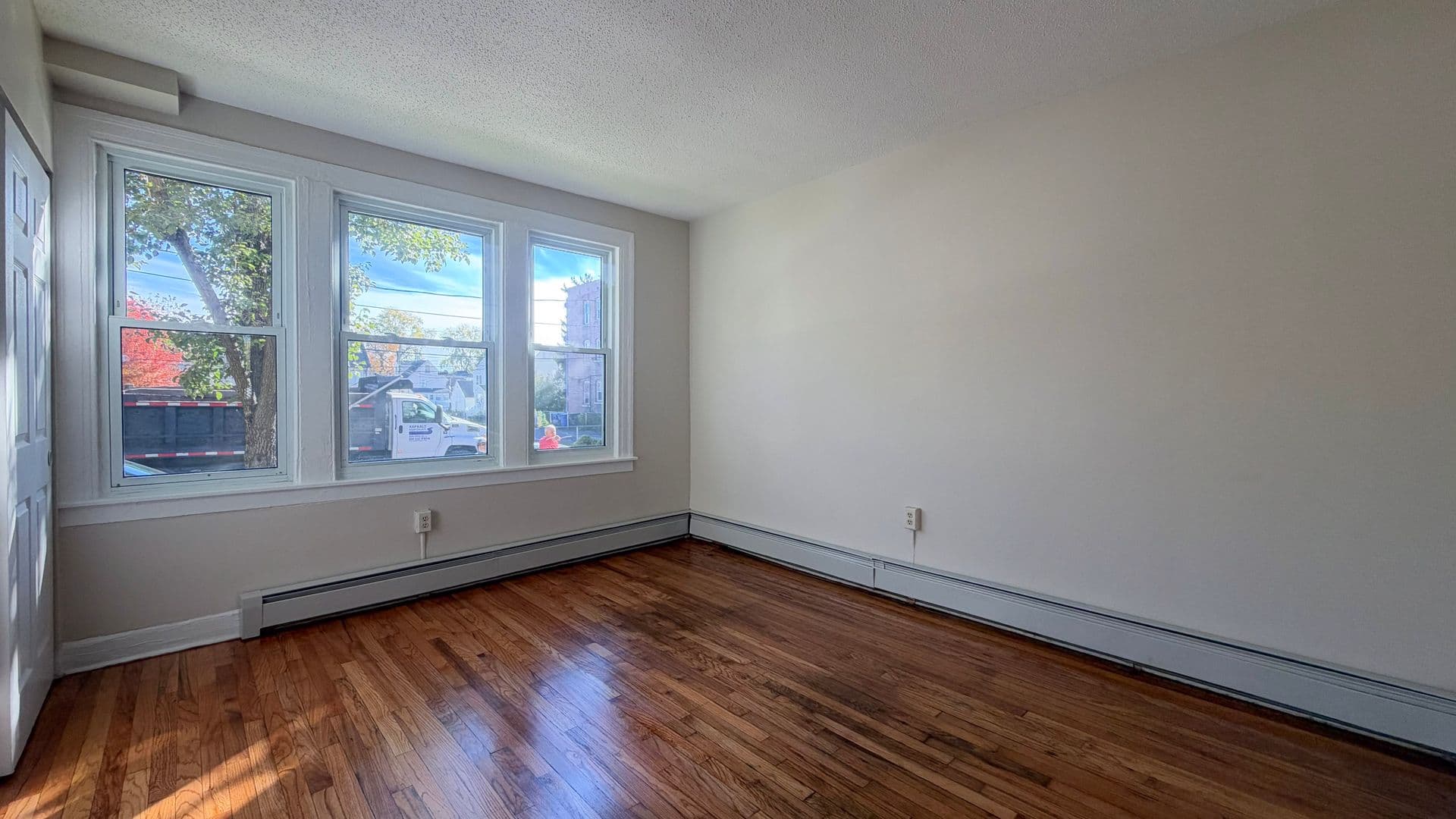 Hartford Apartment: 37-39 Dorothy St