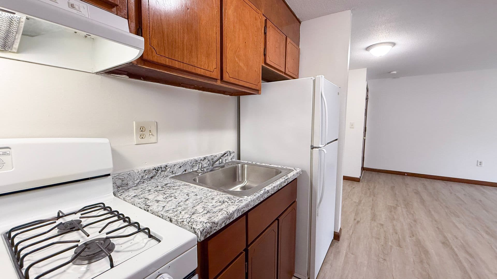 Hartford Apartment: 50 Allen Pl