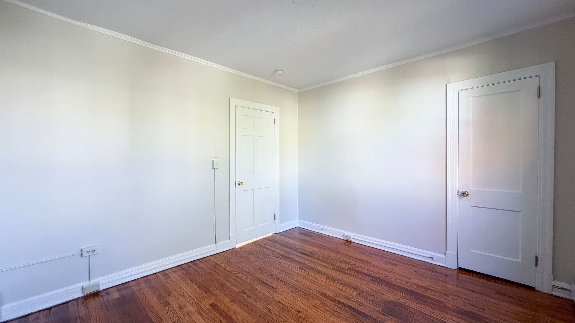 Hartford Apartment: 31-33 Dorothy St