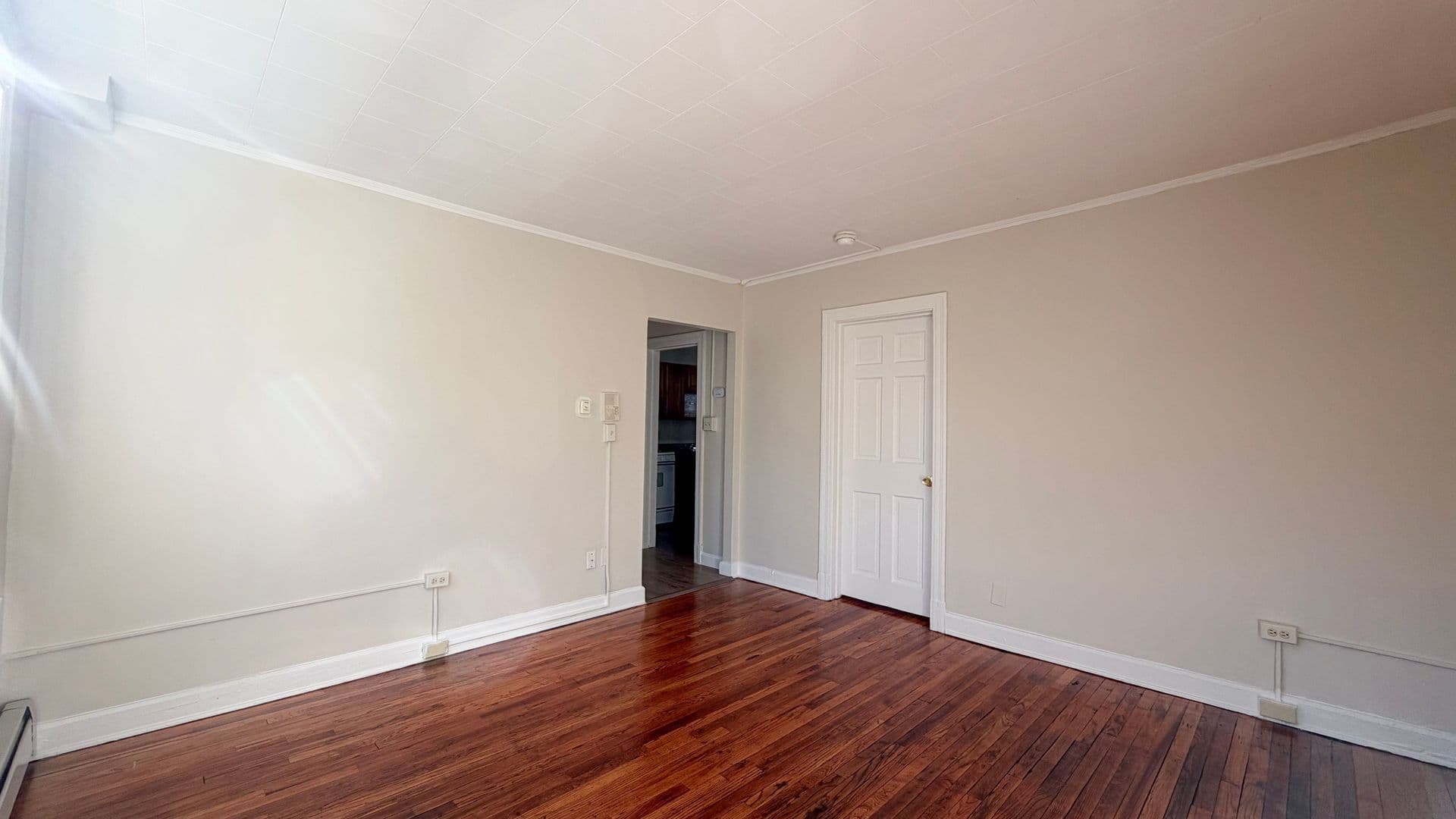 Hartford Apartment: 31-33 Dorothy St