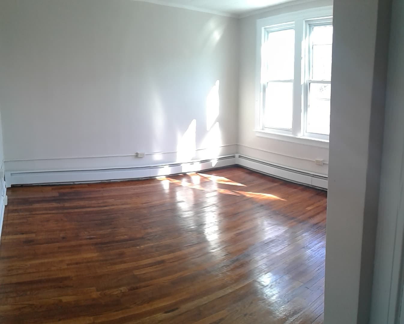 Hartford Apartment: 31-33 Dorothy St