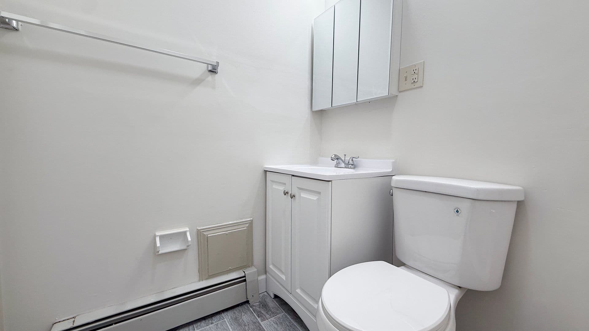 Hartford Apartment: 698-700 Broad St