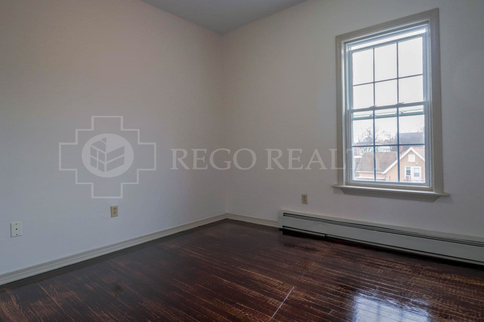Hartford Apartment: 49 Elliott St