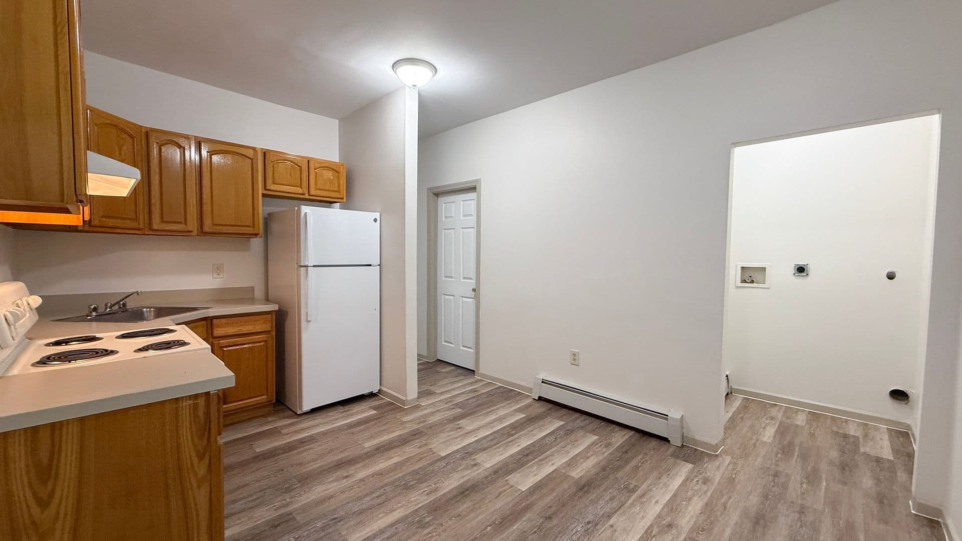 Hartford Apartment: 698-700 Broad St