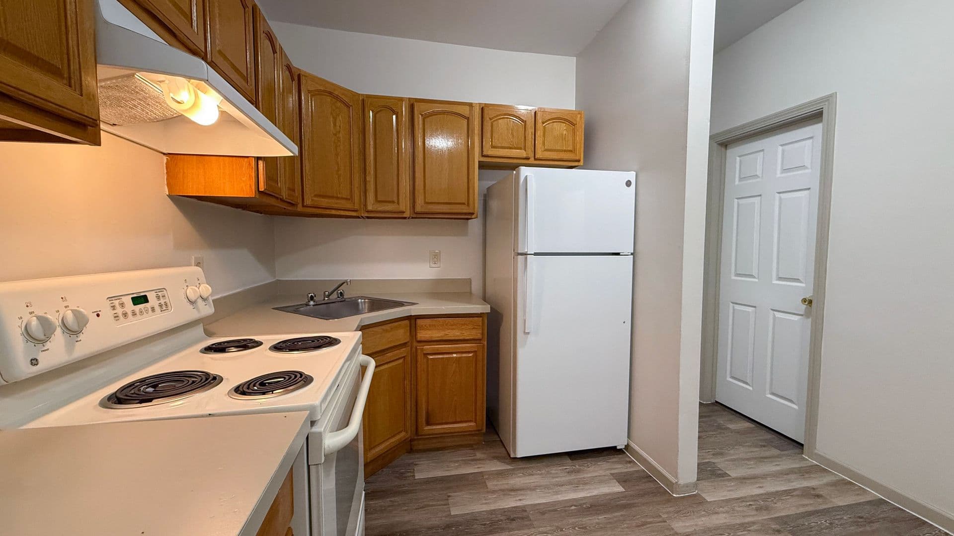 Hartford Apartment: 698-700 Broad St
