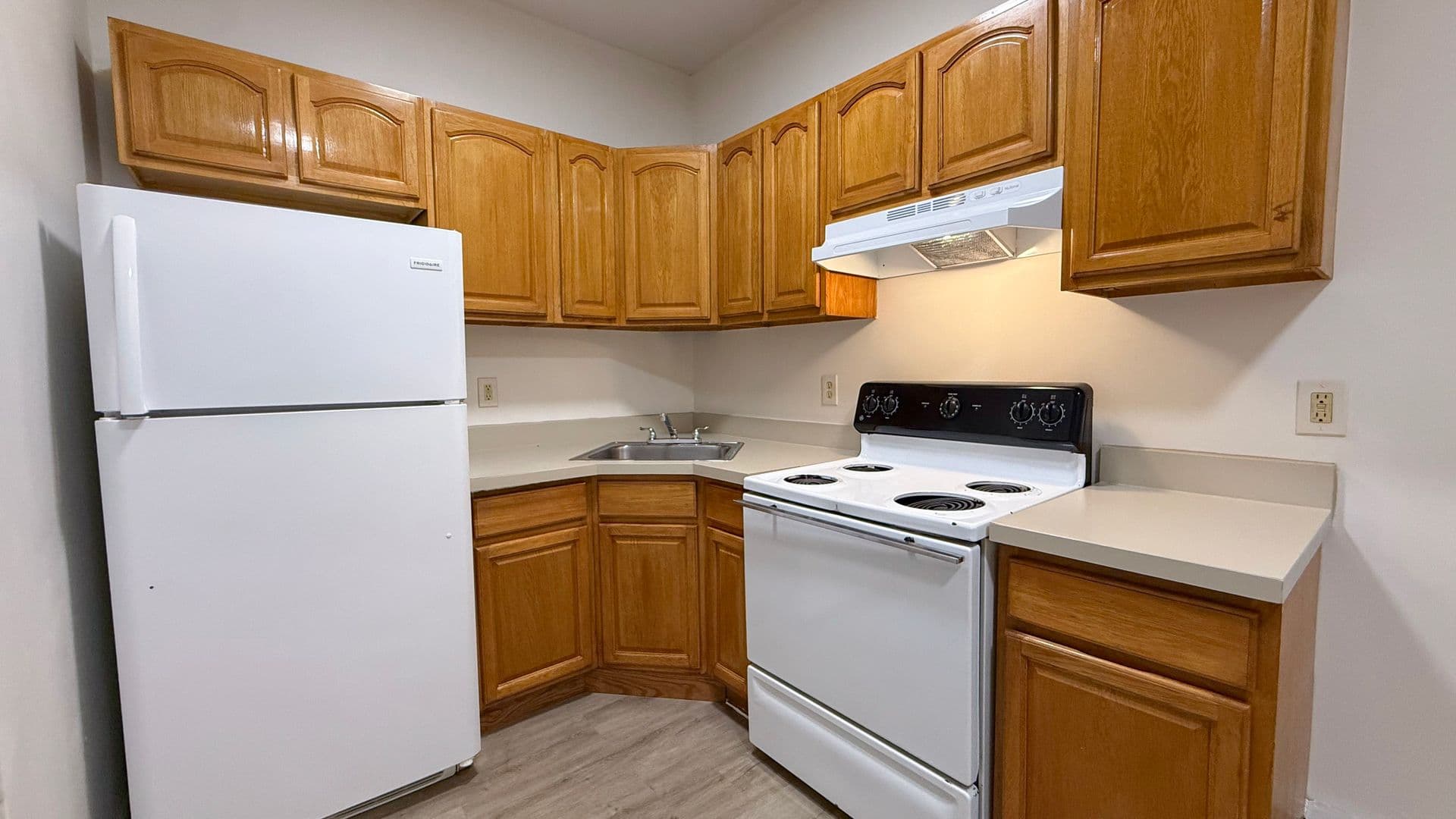 Hartford Apartment: 686-688 Broad St