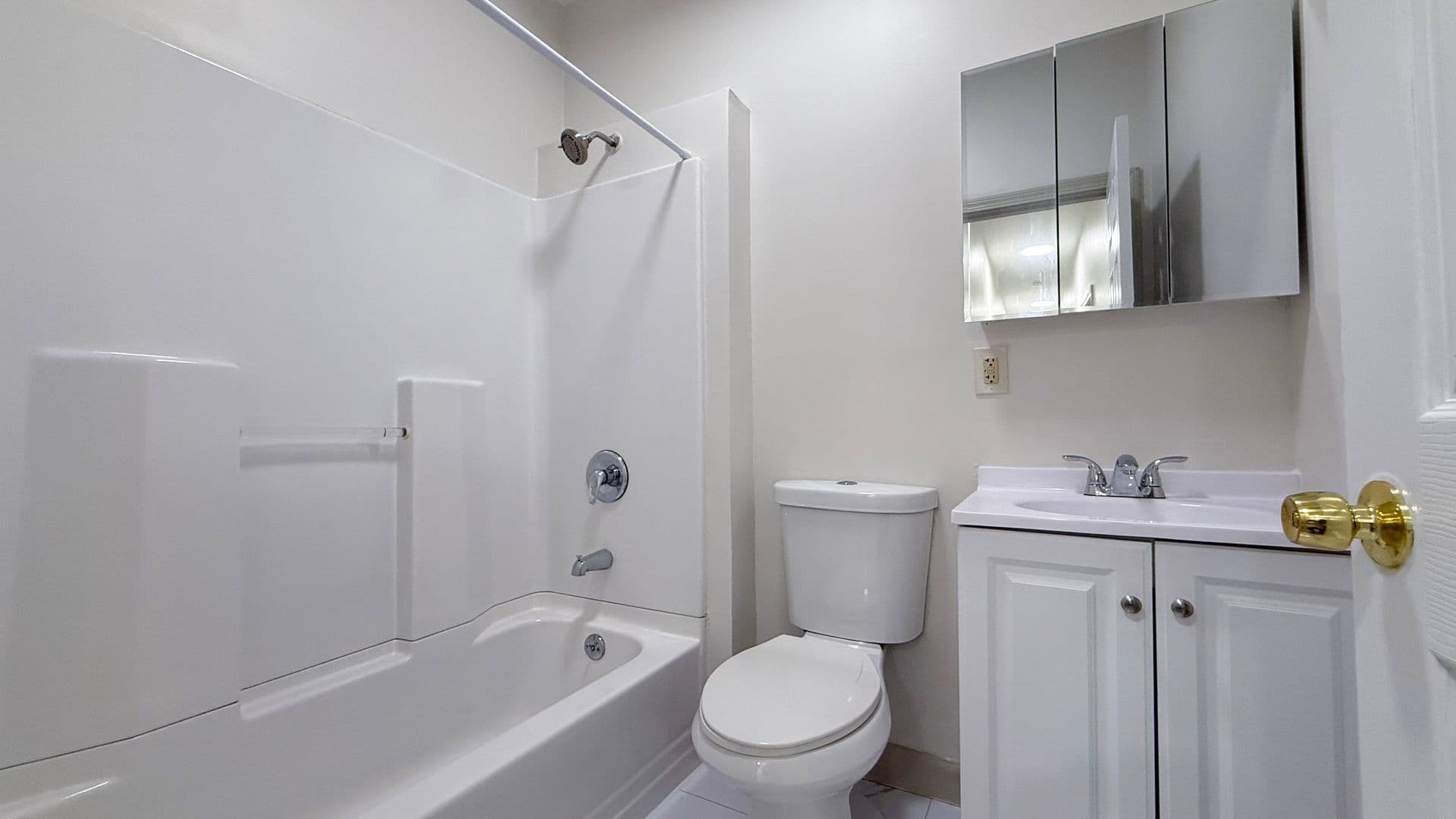 Hartford Apartment: 686-688 Broad St