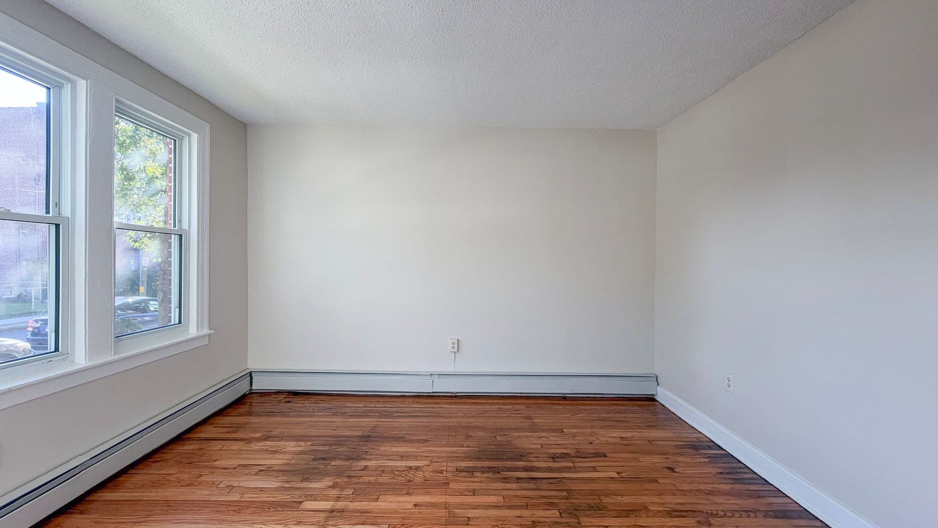 Hartford Apartment: 37-39 Dorothy St