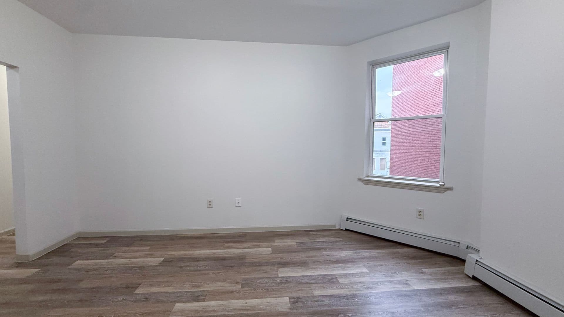 Hartford Apartment: 698-700 Broad St