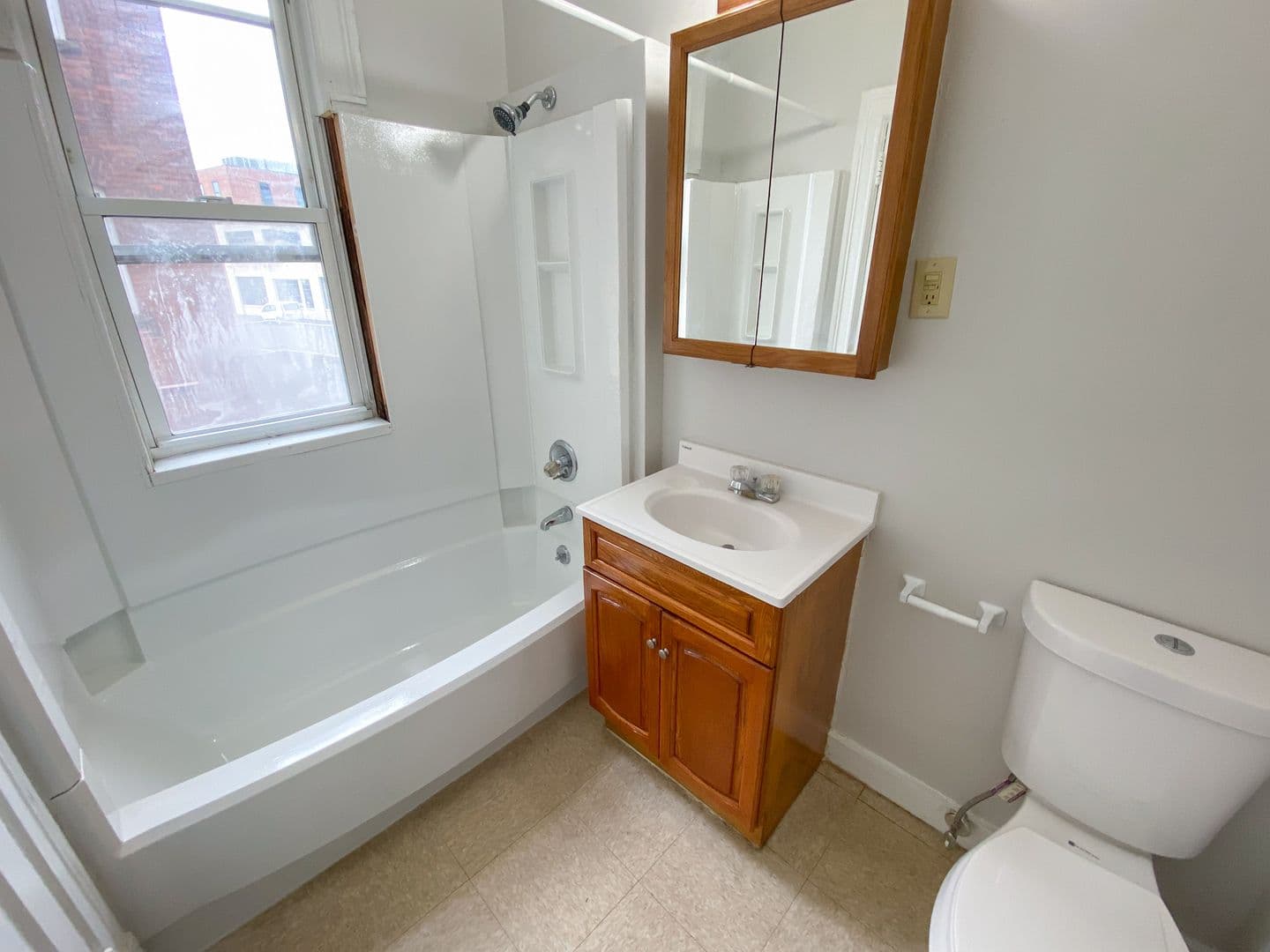 Hartford Apartment: 291 Buckingham St