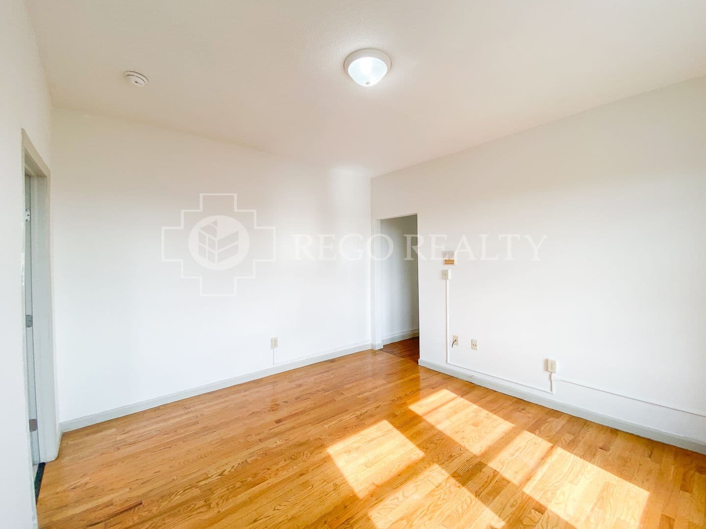 Hartford Apartment: 277 Buckingham St