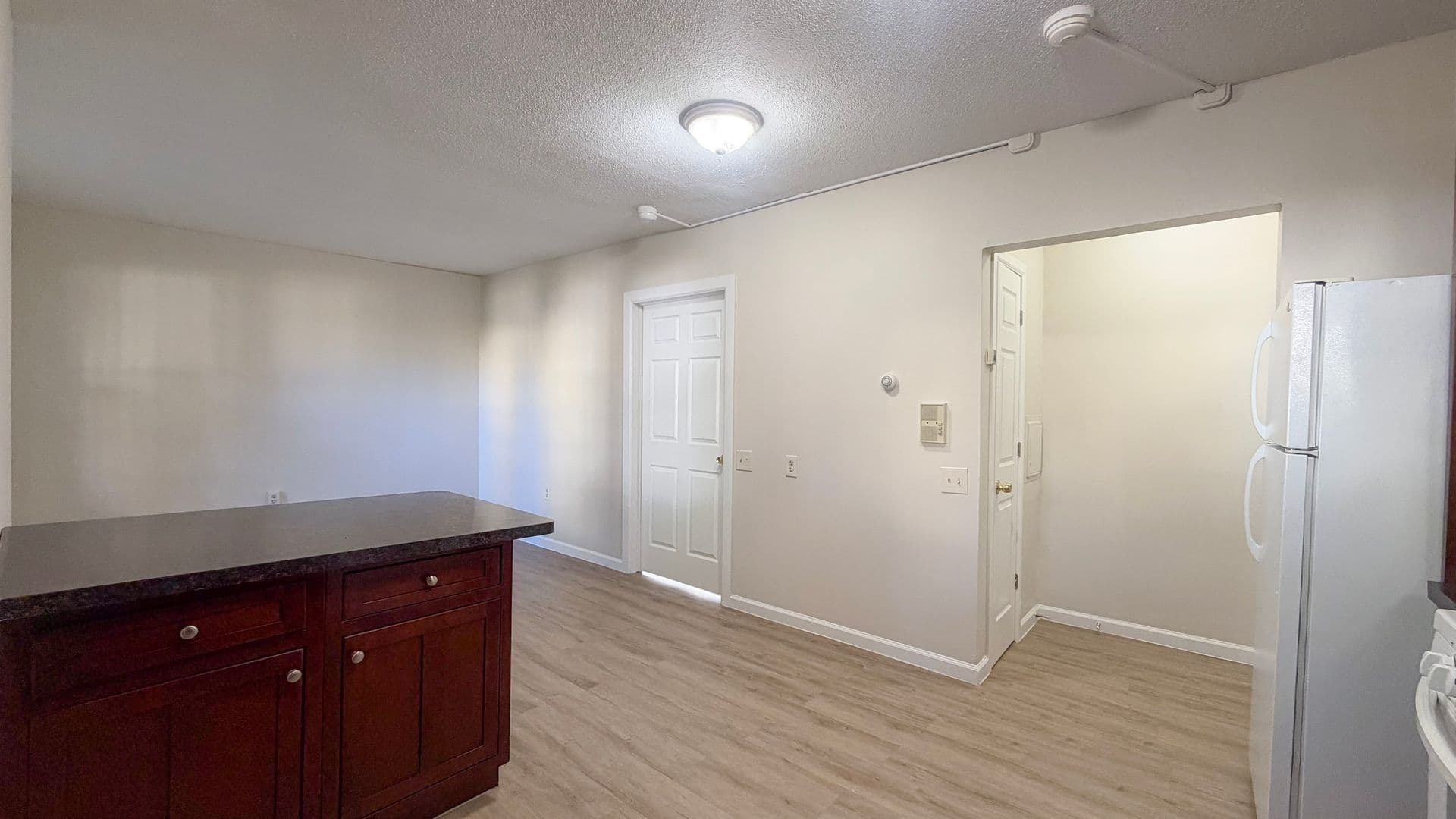 Hartford Apartment: 37-39 Dorothy St
