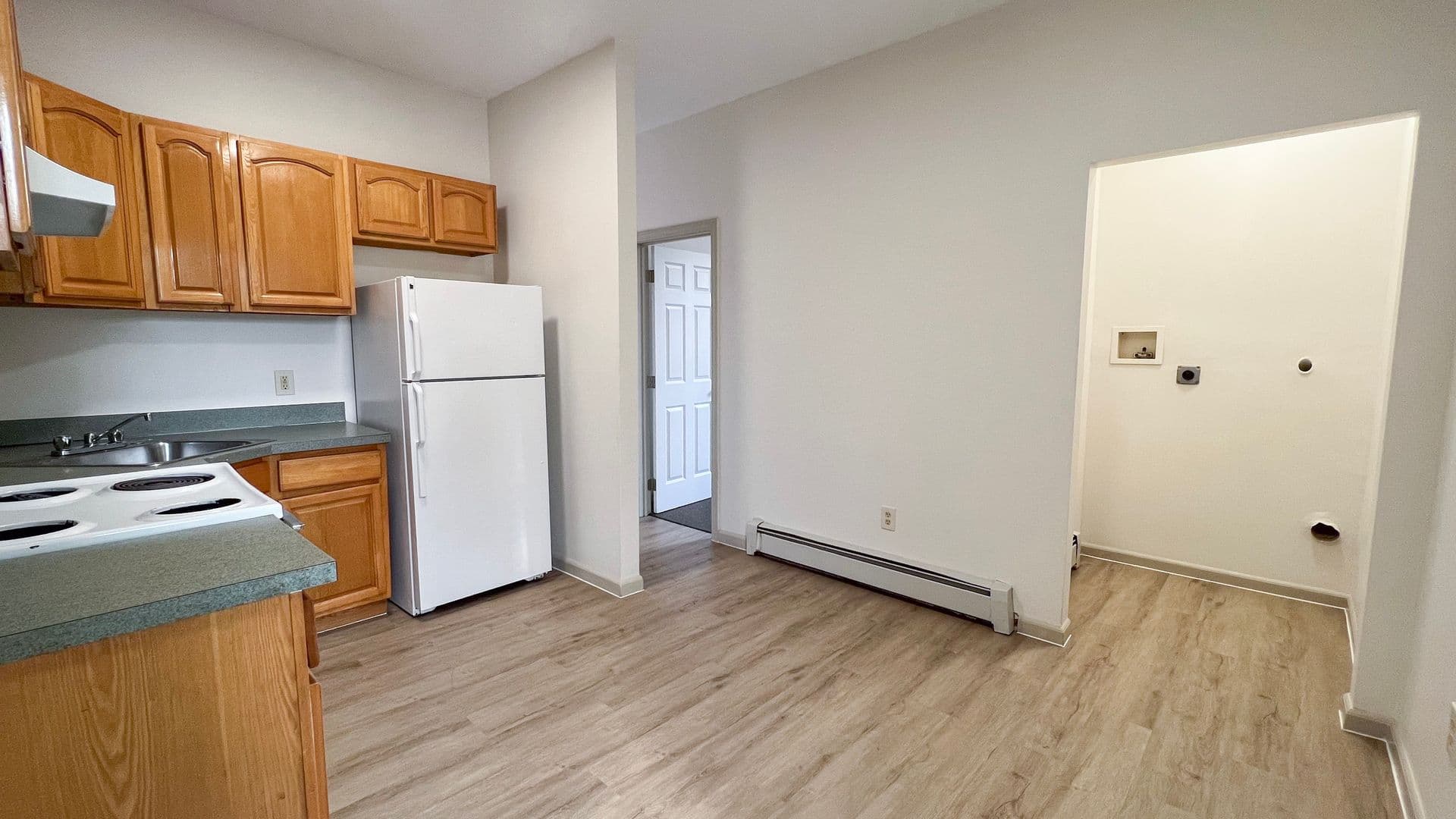 Hartford Apartment: 686-688 Broad St
