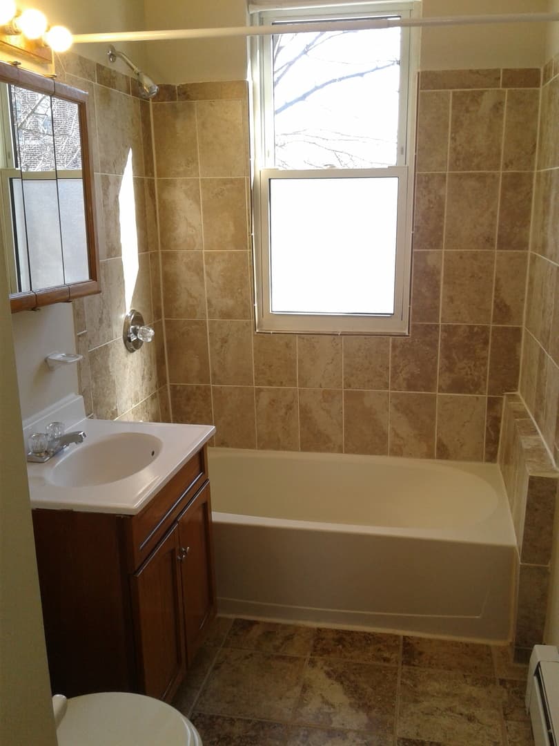 Hartford Apartment: 31-33 Dorothy St