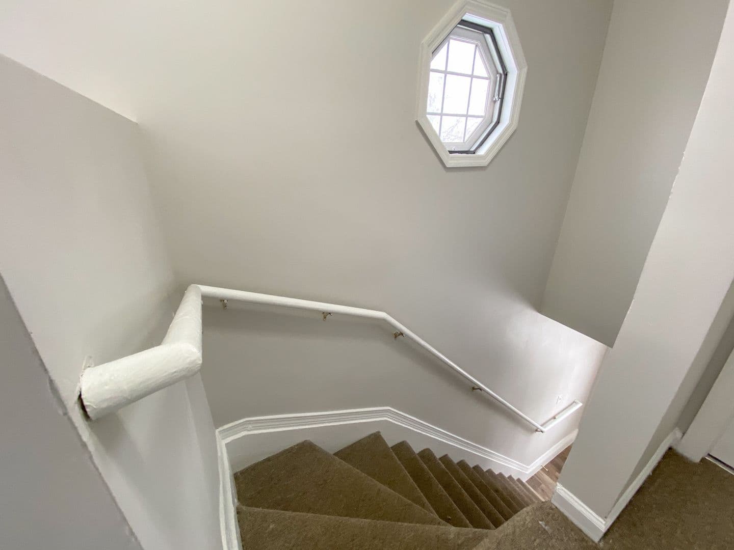 Hartford House: 158 Ward St