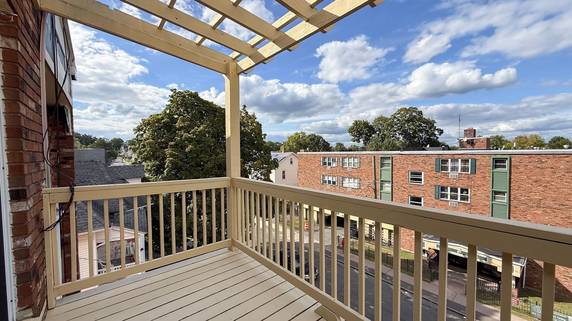 Hartford Apartment: 45 Allen Pl