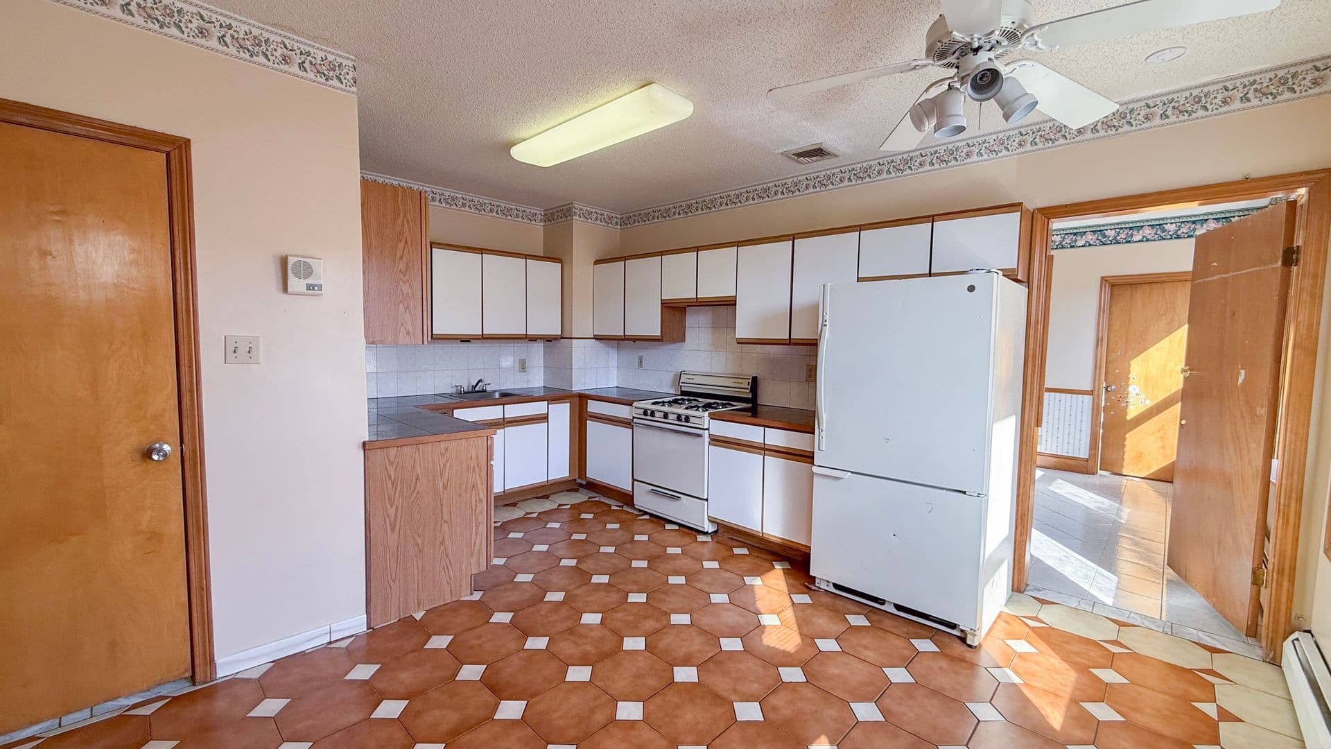 Hartford Apartment: 351-357 Franklin Avenue