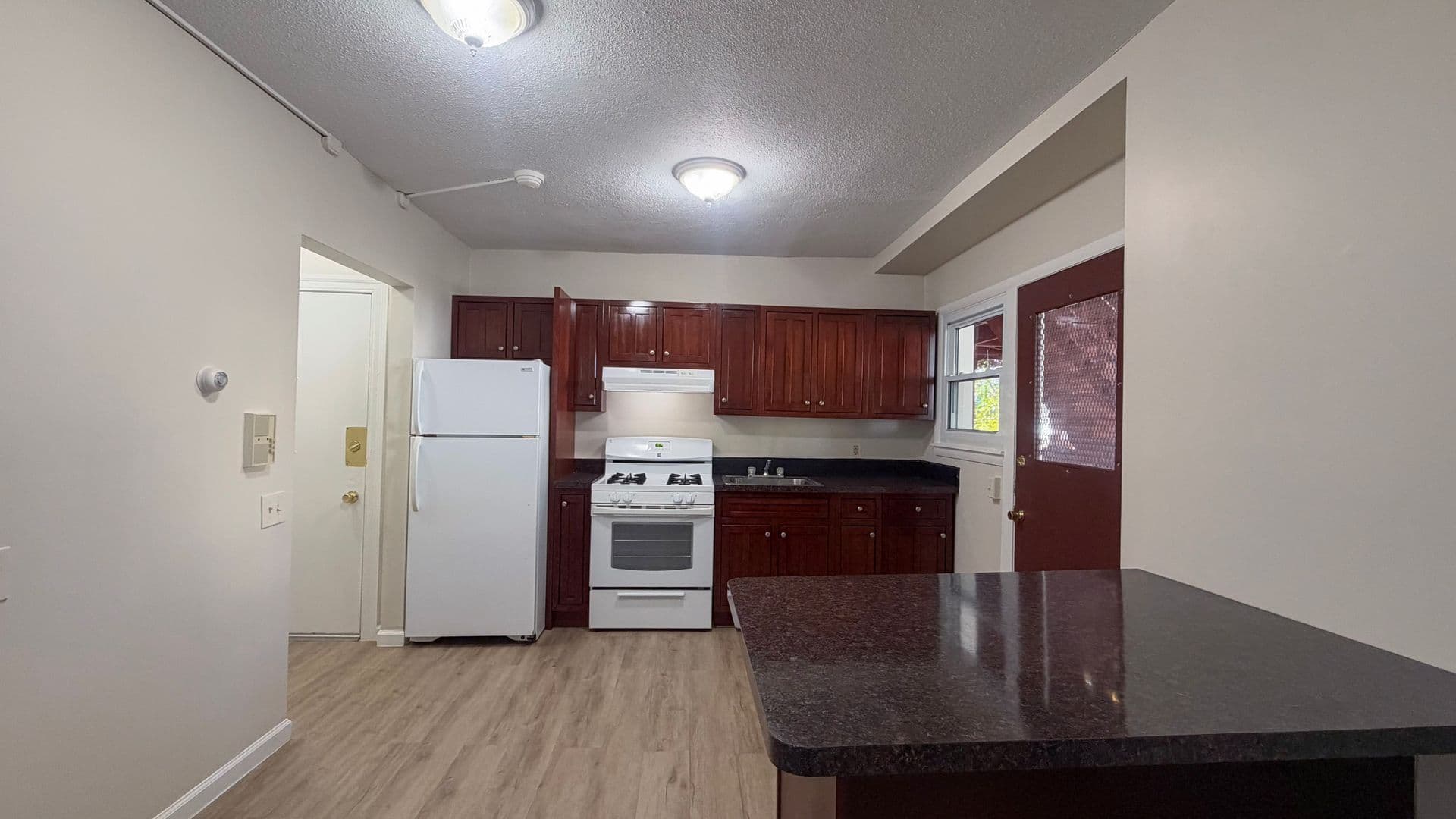 Hartford Apartment: 37-39 Dorothy St
