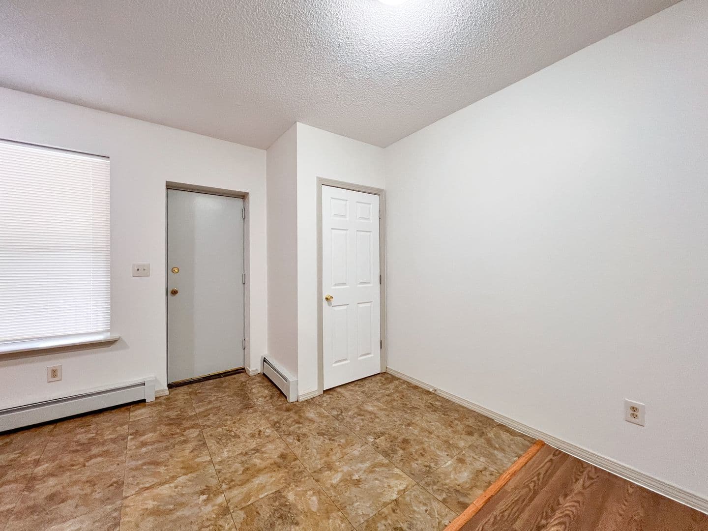 Hartford Apartment: 50 Elliott St