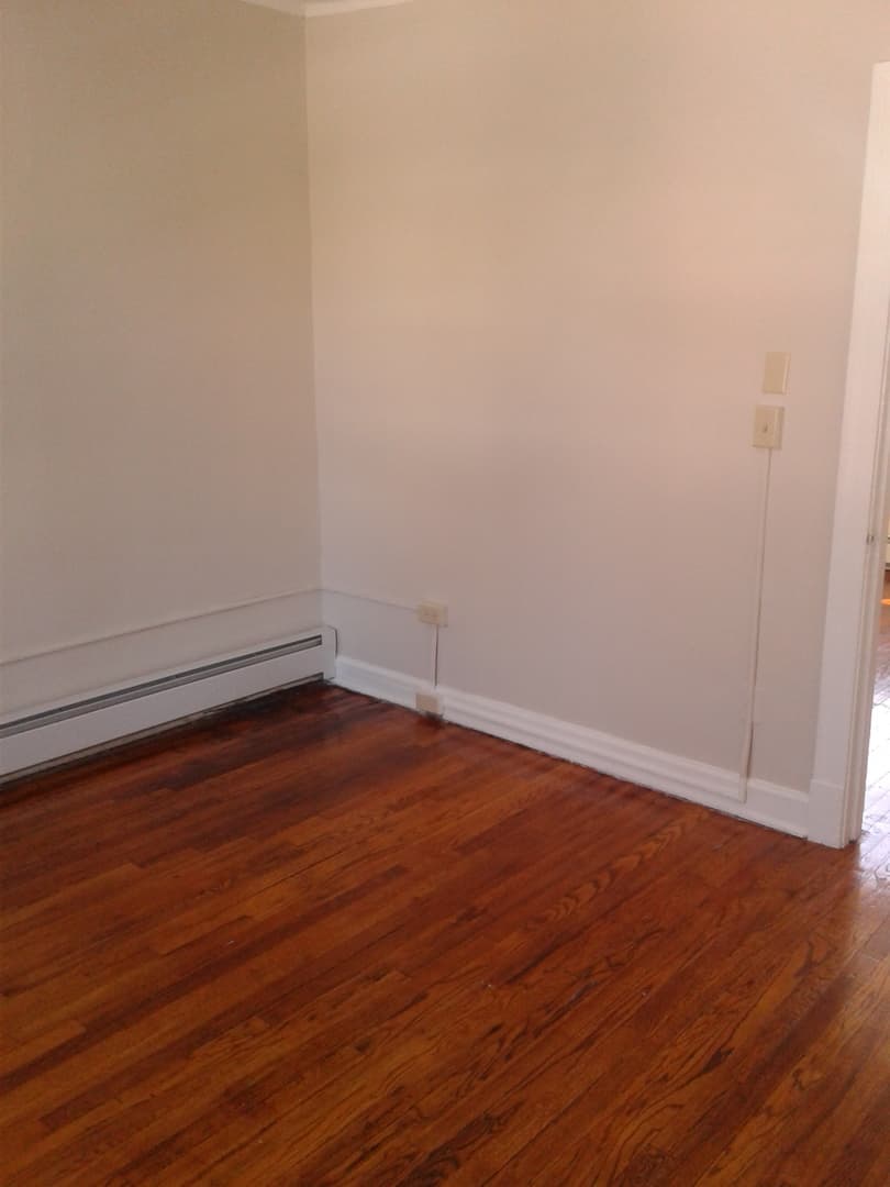 Hartford Apartment: 31-33 Dorothy St