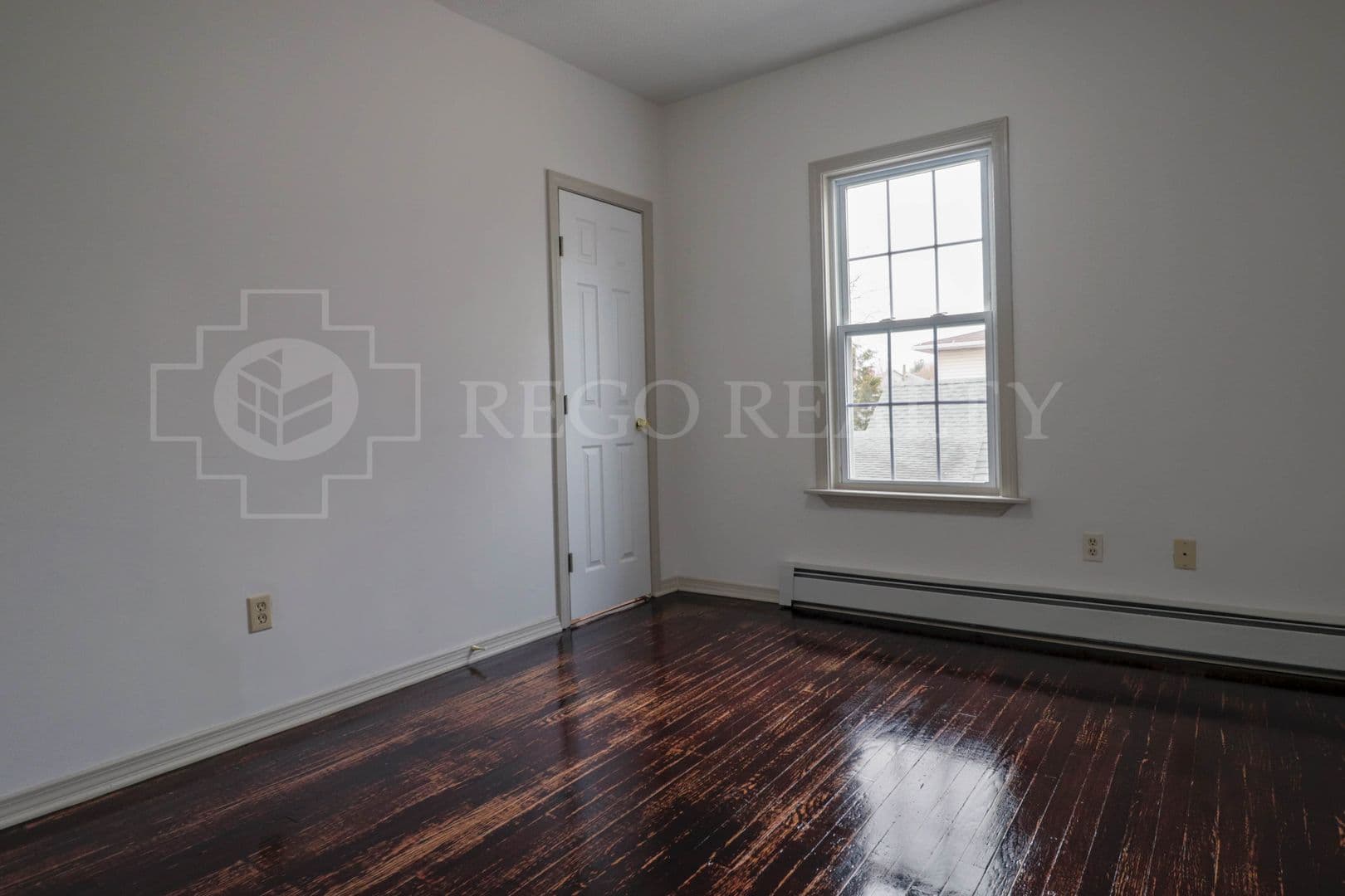 Hartford Apartment: 49 Elliott St