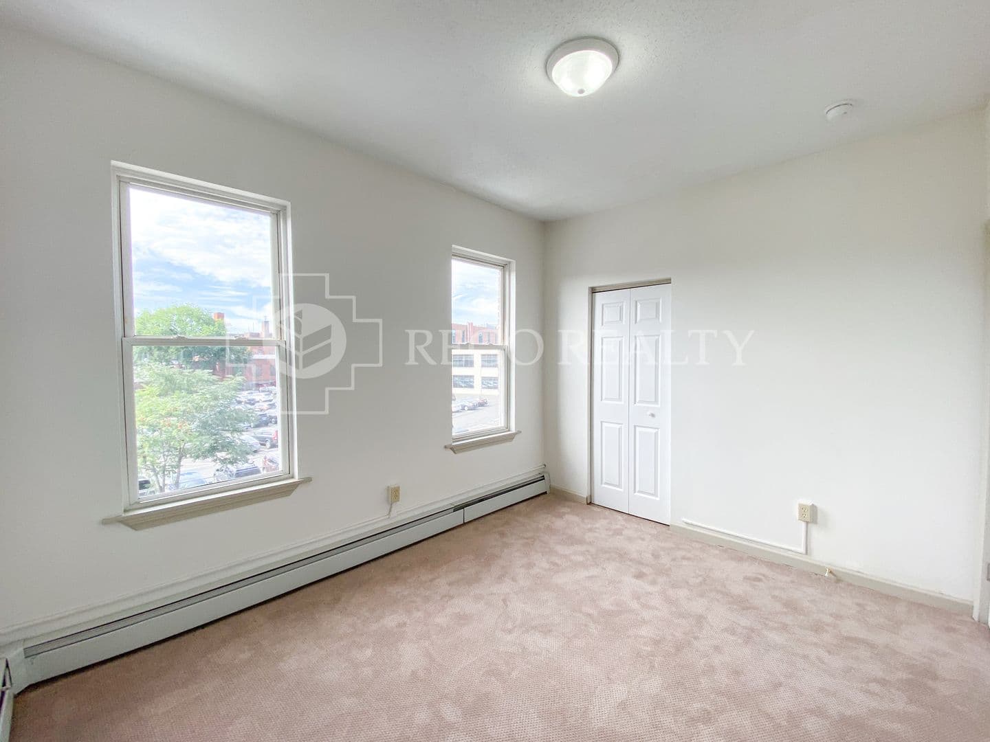 Hartford Apartment: 277 Buckingham St