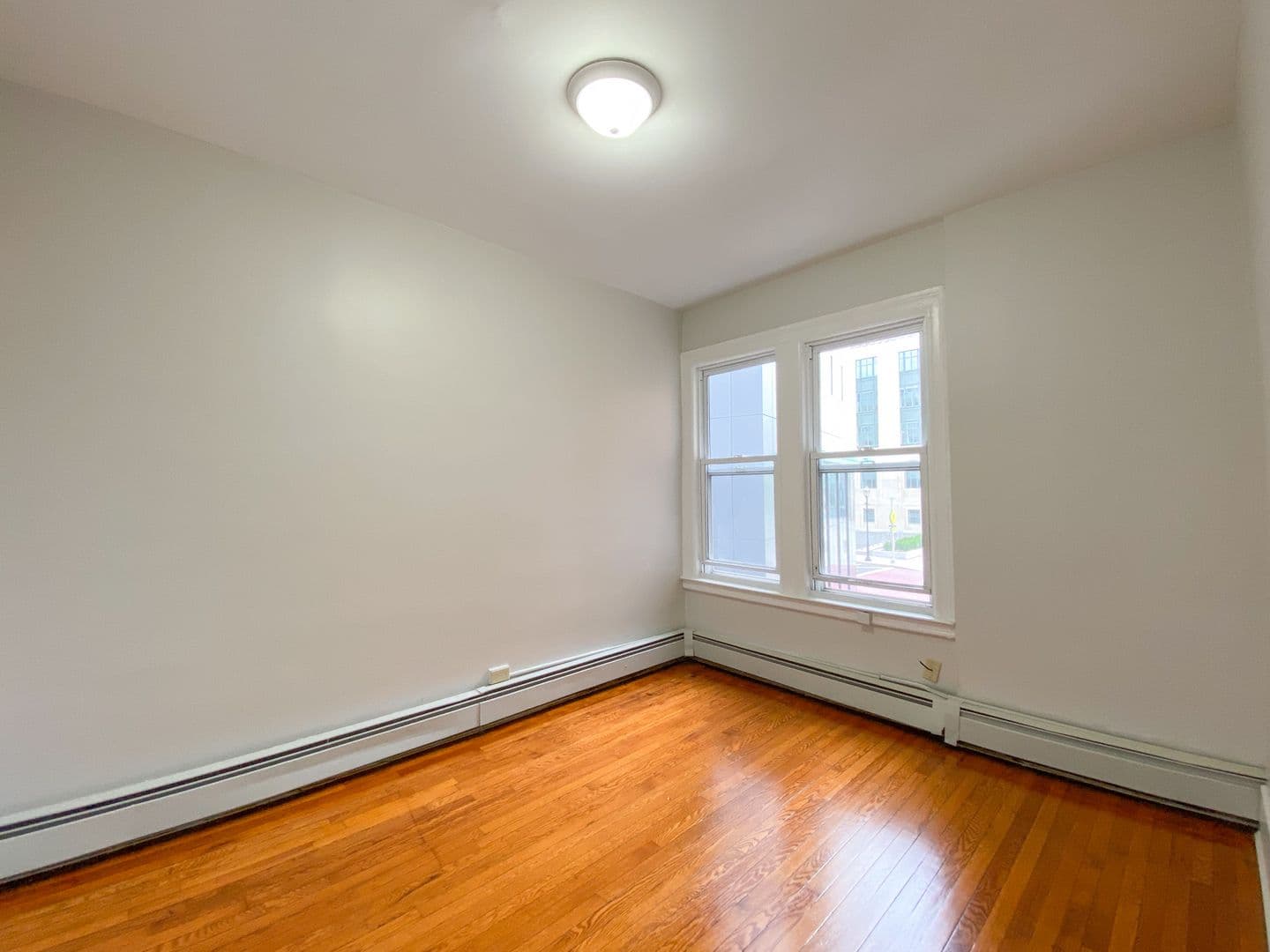 Hartford Apartment: 291 Buckingham St