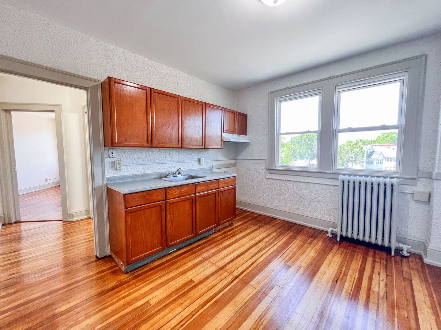 Hartford Apartment: 808-812 Maple Ave