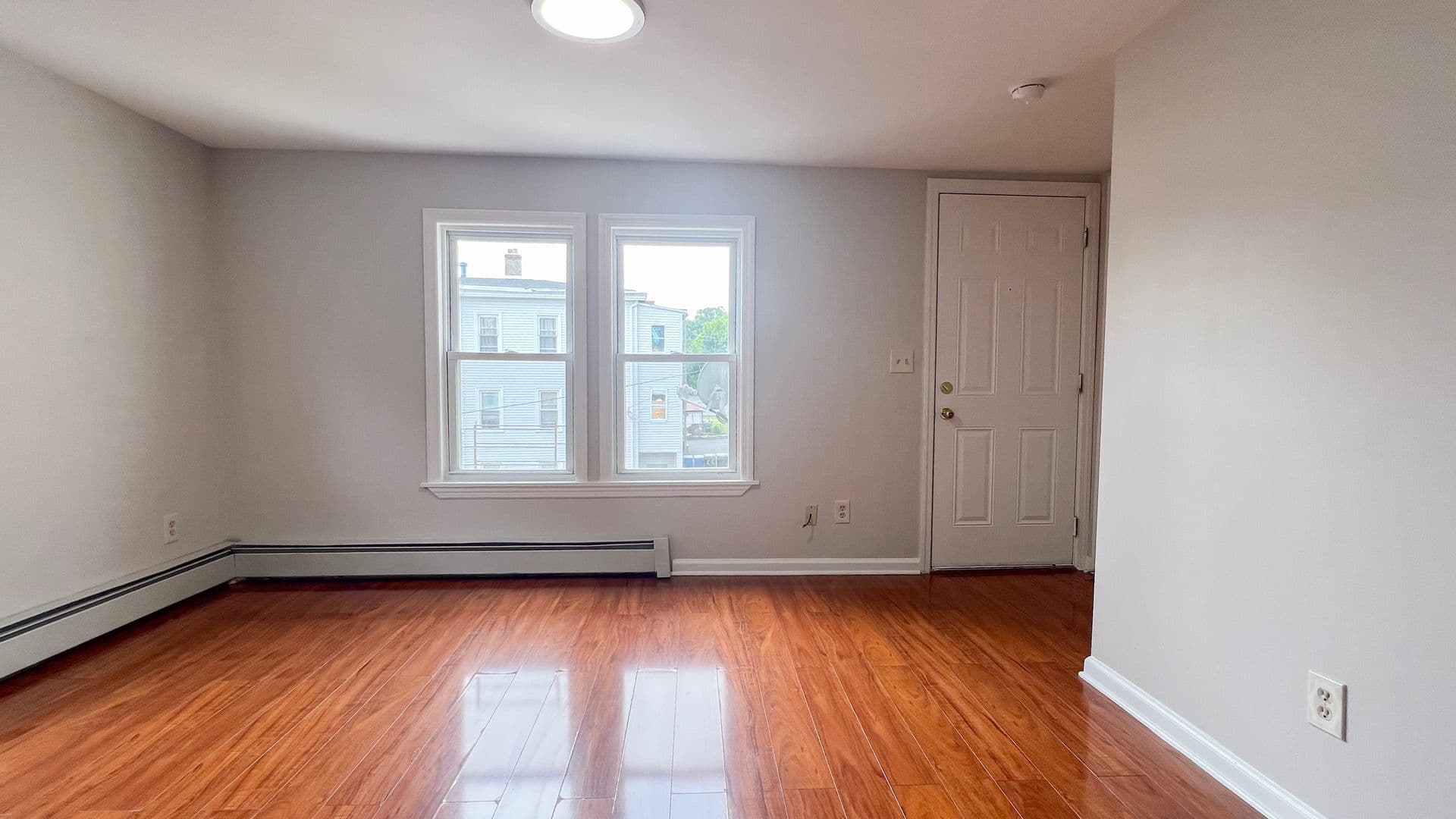 Hartford Apartment: 295 Franklin Ave