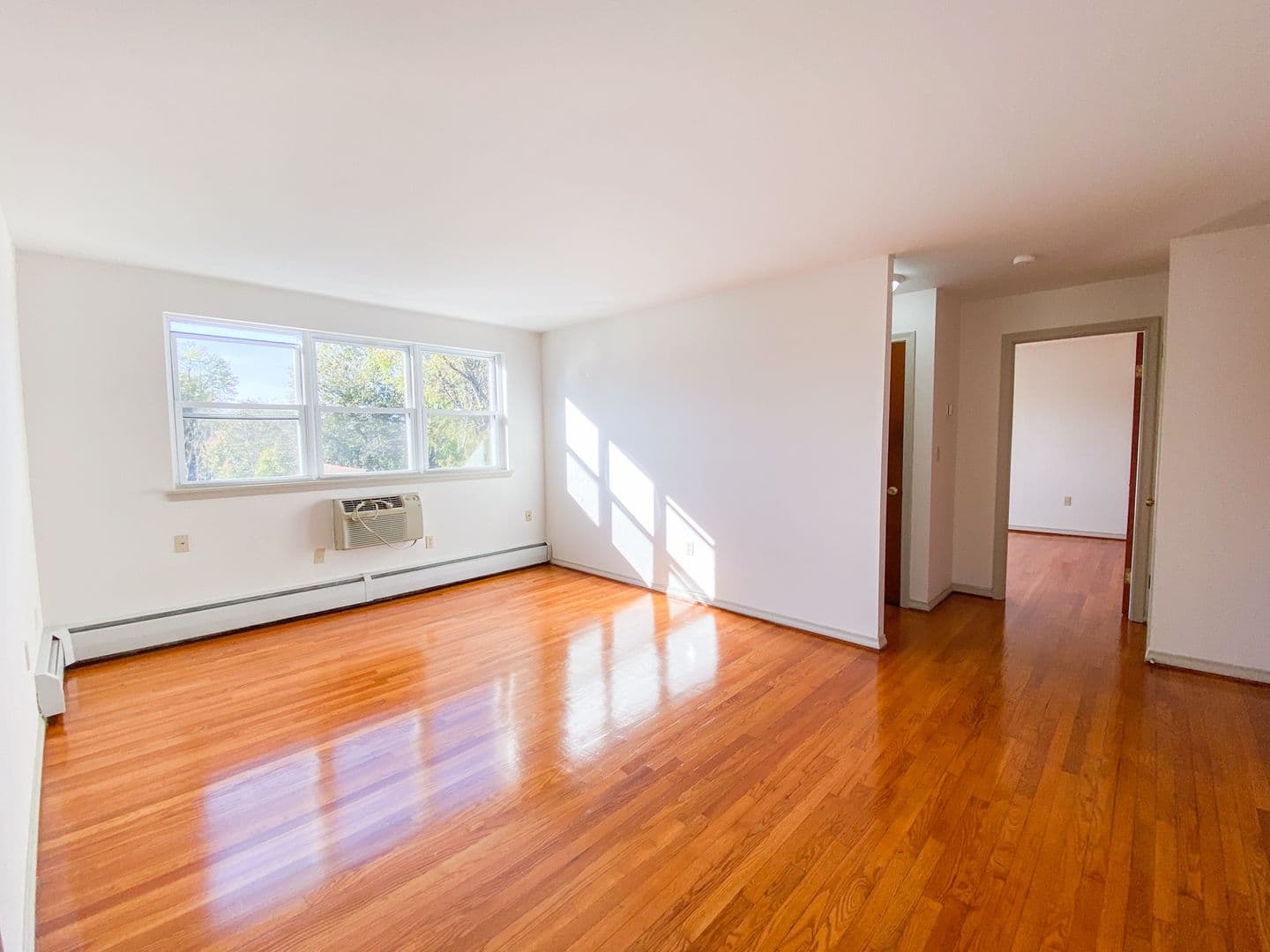 Hartford Apartment: 10 Lincoln St