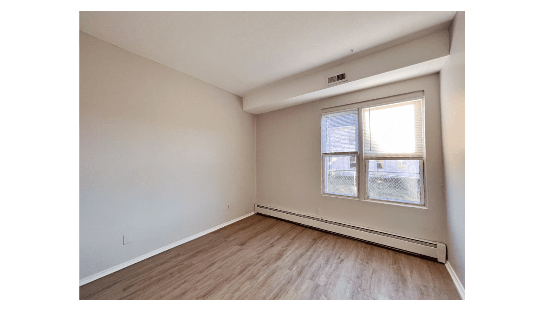 Hartford Apartment: 116 Brook St