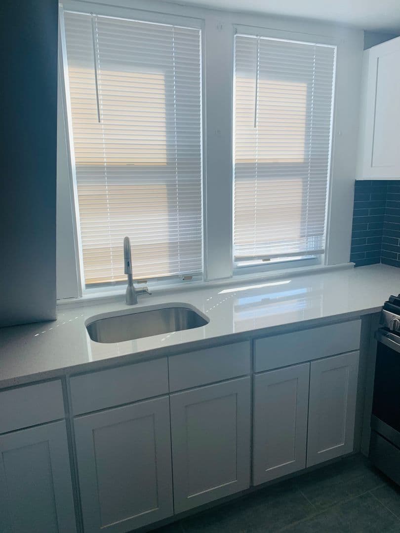New Haven Apartment: 30 Rowe