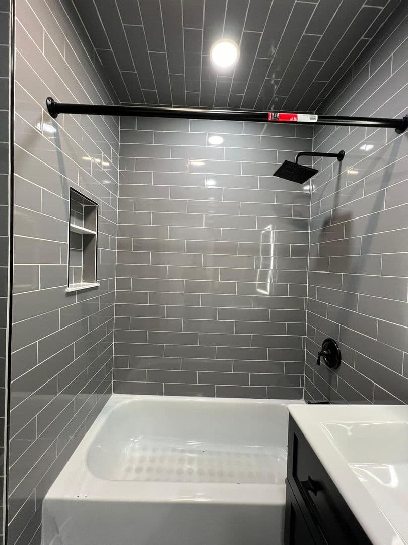 New Haven Apartment: 423 Shelton Ave