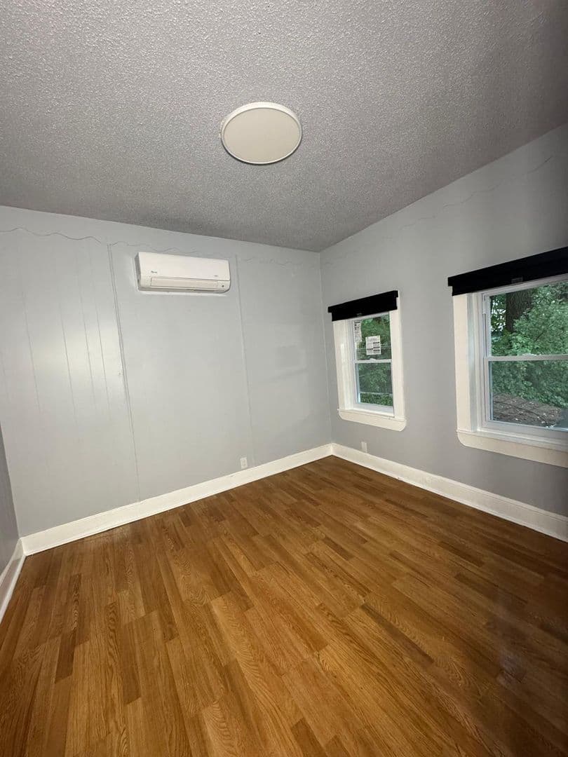 New Haven Apartment: 15 Downes