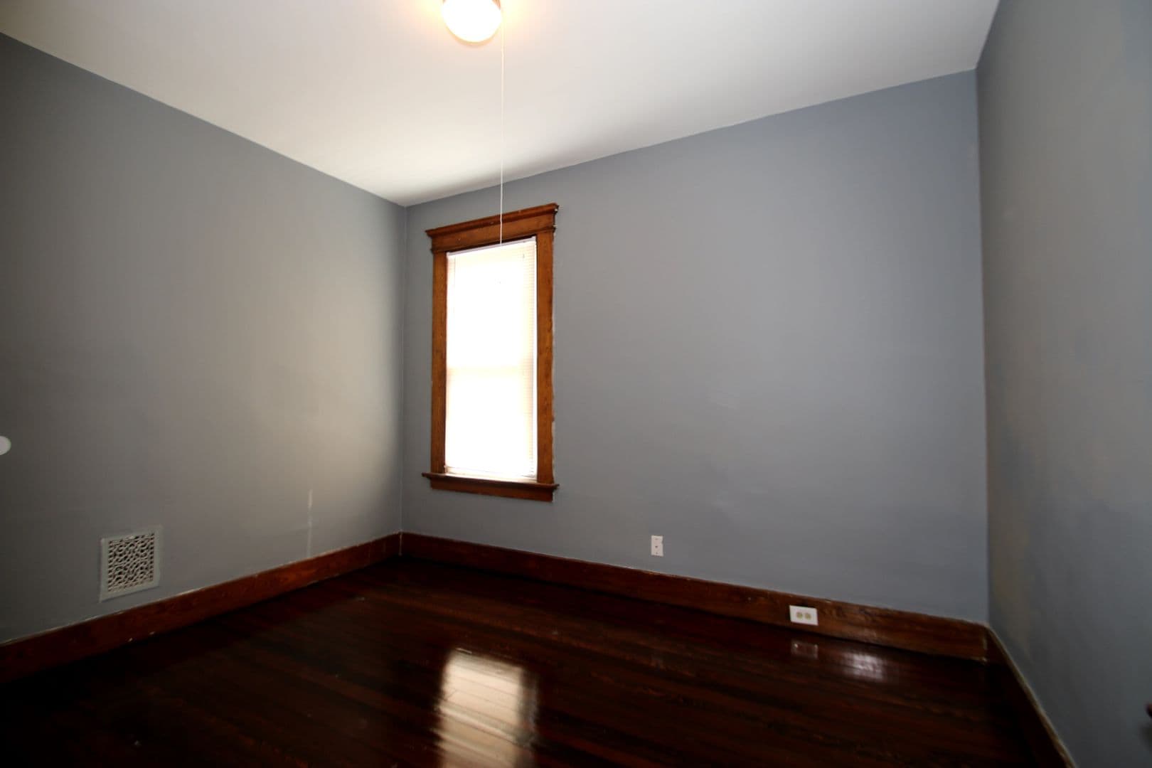 New Haven Apartment: 192 Chatham, 2nd Fl