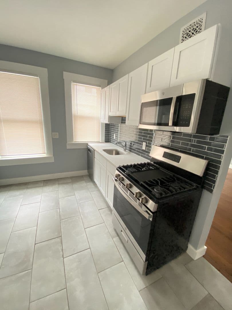 New Haven Apartment: 506 Ferry St