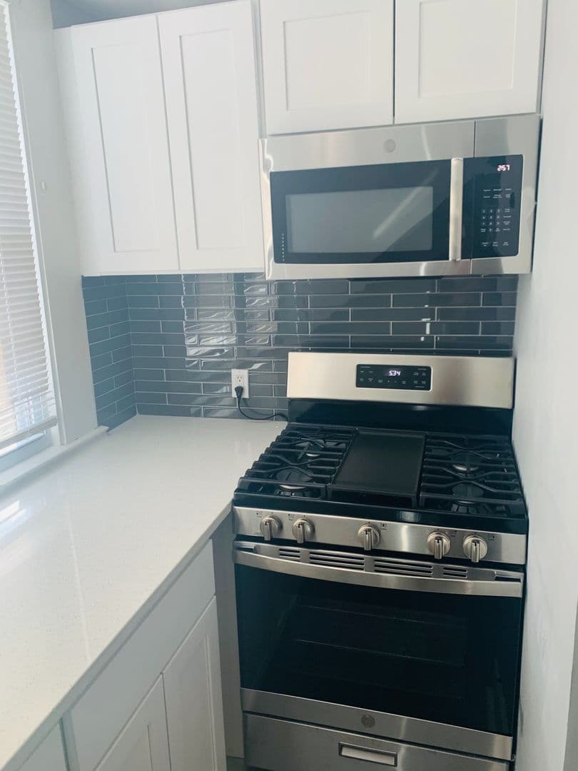 New Haven Apartment: 30 Rowe